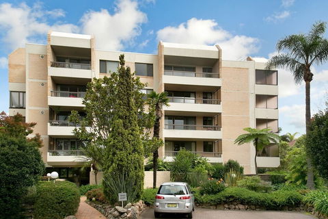 Newly Renovate Immaculate Cremorne One Bedroom Apartment CREM4 - Inverell Accommodation 0