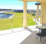 Island Waterfront Getaway WiFi - Inverell Accommodation