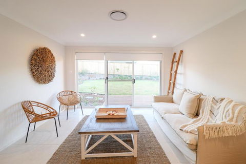 Illaroo At Catherine Hill Bay - Inverell Accommodation 5
