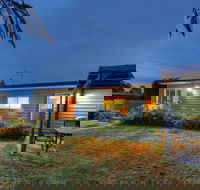 Castaway Cottage - Essentially Tas - Inverell Accommodation
