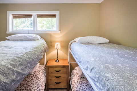 Avalon House - Inverell Accommodation 4