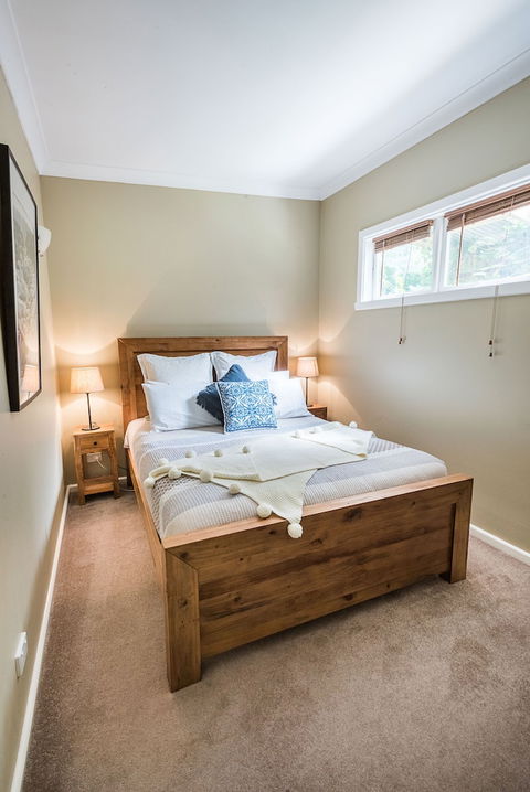 Avalon House - Inverell Accommodation 5