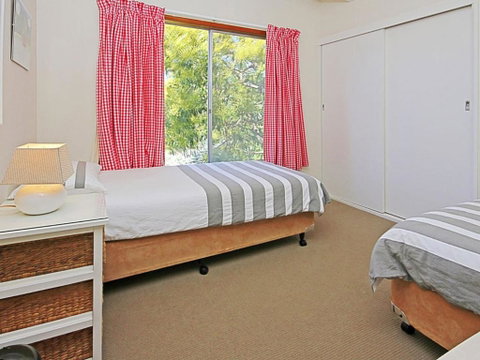 REST ASHORE At MOLLYMOOK - Inverell Accommodation 2