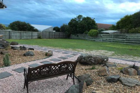 OCEAN BREEZE - Inverell Accommodation 0