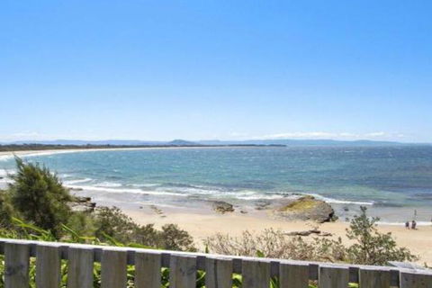 Amazing Aspects Perched Above Tilbury Cove - Inverell Accommodation 2