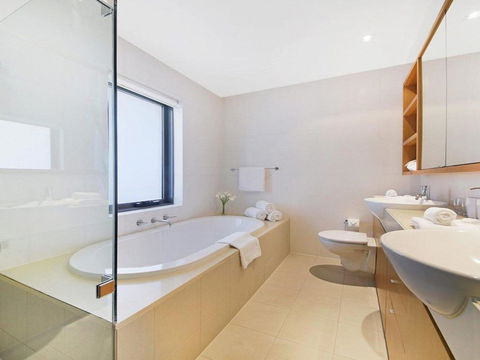 Arum 4 Heritage Park Contemporary & Timeless - Inverell Accommodation 2