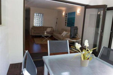 Absolute Beachfront Mooloolaba - Inverell Accommodation 2