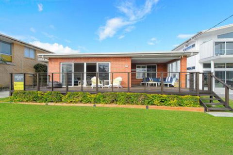 Casa Sorella Beachfront Family Home With Pool - Inverell Accommodation 3