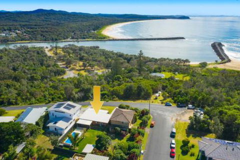 Casa Sorella Beachfront Family Home With Pool - Inverell Accommodation 5