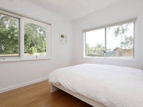 DROMANA BEACH SHACK... - Inverell Accommodation 4