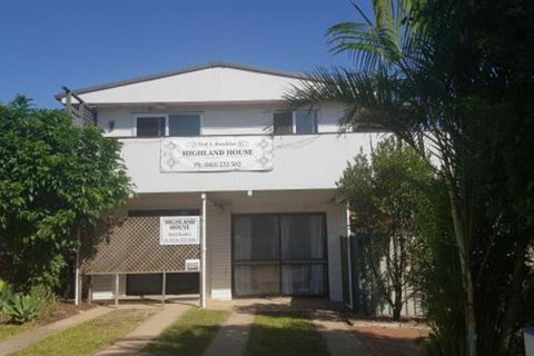 Highland House - Inverell Accommodation 0