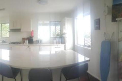 Highland House - Inverell Accommodation 5