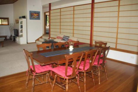 LIZ LAKE - Inverell Accommodation 7