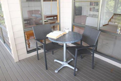 LIZ LAKE - Inverell Accommodation 3