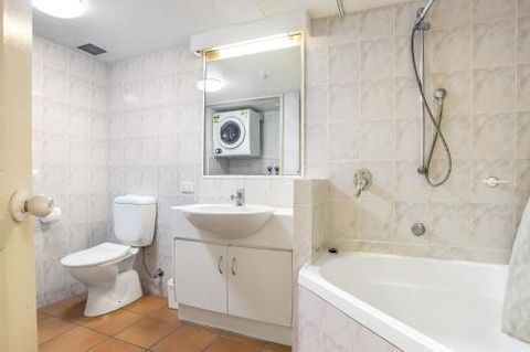 A Taste Of The Tropics - Inverell Accommodation 5