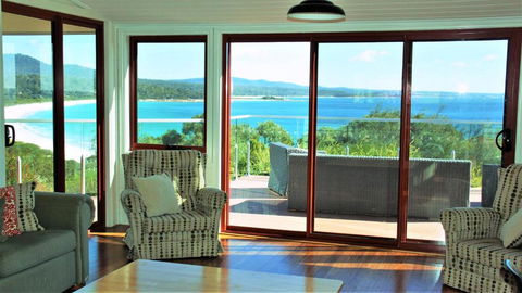 DOLPHIN LOOKOUT COTTAGE Amazing Views Of The Bay Of Fires - Inverell Accommodation 3