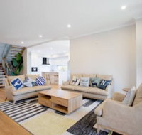 Lux Style 4BR Townhouseashwood - Inverell Accommodation