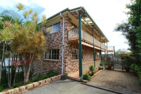 Amzaz 15 Korogora Street - Inverell Accommodation 2