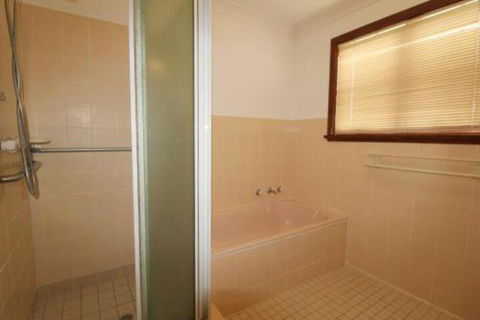 Amzaz 15 Korogora Street - Inverell Accommodation 0