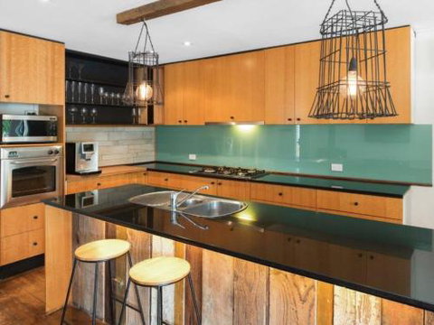 Family Foreshore Favourite - Inverell Accommodation 2