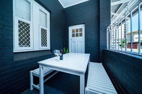 Dune Our Thing On Durham Wifi Nespresso Netflix - Inverell Accommodation 4