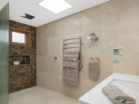 Casa Sul Lago Quite Simply A Very Special Place - Inverell Accommodation 3