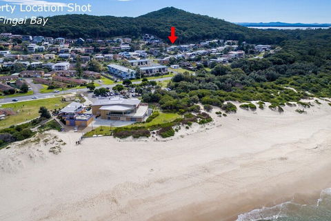 Fingal Bay Beach House 32 Lentara Street - Inverell Accommodation 2