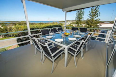 Fingal Bay Beach House 32 Lentara Street - Inverell Accommodation 0