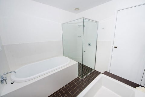 Soldiers Point Road 214a - Inverell Accommodation 6
