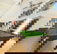 Tropical 5 Bedroom Family Getaway in Noosa Heads - Inverell Accommodation