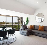 THE HYDEAWAY LUXE HYDE PARK CITY APARTMENT hosted by LAbode Accommodation - Inverell Accommodation