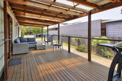 A Reel Teal - Inverell Accommodation 5