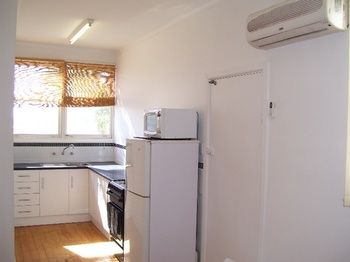 Aussie Bacon & Eggs Cottages - Inverell Accommodation 3
