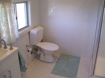 Aussie Bacon & Eggs Cottages - Inverell Accommodation 5