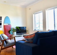 Bright Artist Apartment in Maroubra - Inverell Accommodation