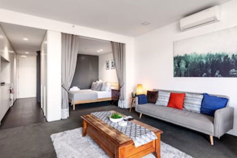 Spacious 1BD 50m From Chapel Street - Inverell Accommodation 0
