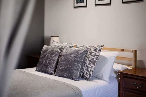 Spacious 1BD 50m From Chapel Street - Inverell Accommodation 2