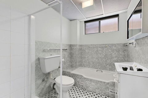 Granada - Inverell Accommodation 4