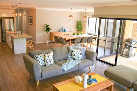 Amaroo - Inverell Accommodation 6