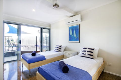 A Point Of View Airlie Beach - Inverell Accommodation 3