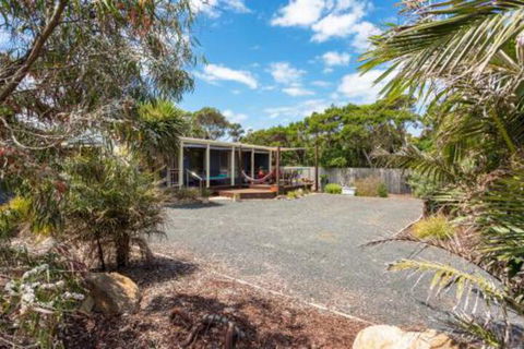 All Decked Out - Inverell Accommodation 5