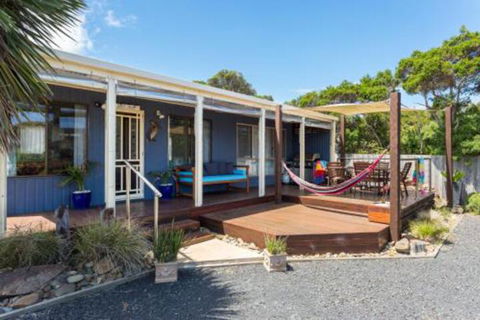 All Decked Out - Inverell Accommodation 0