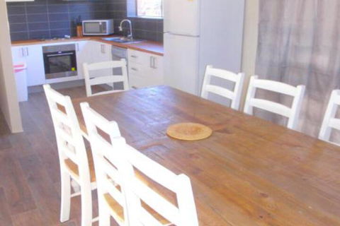 Andorra 2 - Inverell Accommodation 6