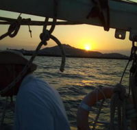 Casual fare sailing charters Townsville ocean living cruise - Inverell Accommodation
