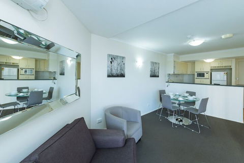 Airtrip Apartment On Edmonstone St - Inverell Accommodation 6