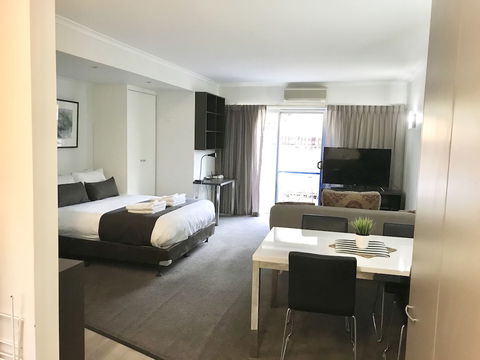 Adelaide Dresscircle Apartments - Archer Street - Inverell Accommodation 5