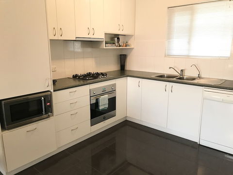 Adelaide Dresscircle Apartments - Archer Street - Inverell Accommodation 6