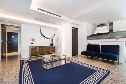 Stylish Studio With Balcony - Inverell Accommodation 5