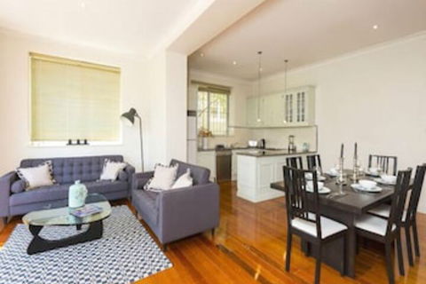 Elegant Cremorne Point Apartment MILS5 - Inverell Accommodation 0