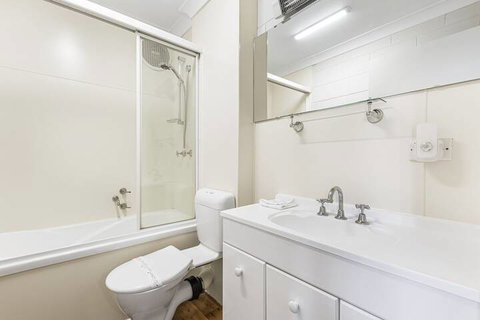 Regent Park - Inverell Accommodation 7